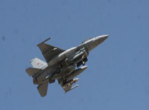 Türk F-16'larına Yunanistan ve Suriye tacizi