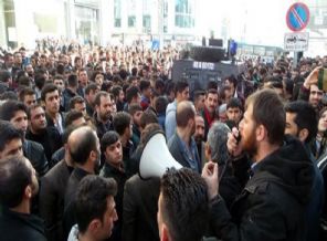 Van'da kalabalık eşini vuran kişiyi linç etmek istedi