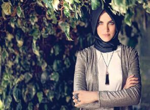 Tuğçe Kazaz'ın olay AK Parti ve Atatürk tweeti