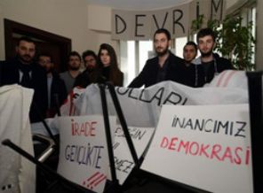 CHP il binası işgal edildi