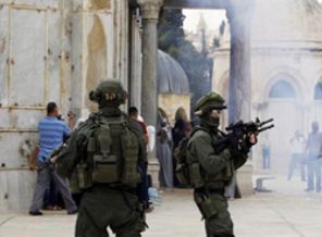 İsrail askeri Filistin barakalarını yıktı