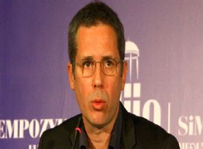 Erdoğan ve Davutoğlu'nun arasını kim açıyor?