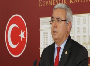 Bir olay yorum da Mehmet Metiner'den!