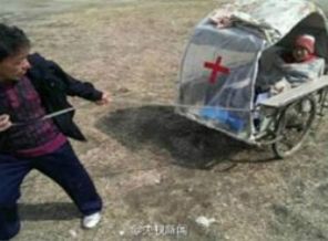 Çinli adam hasta karısı için ambulans yaptı