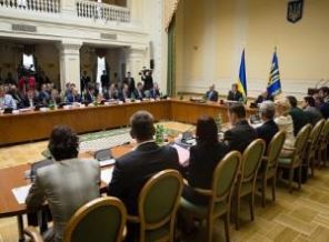 Bakanlar Kurulu'nda bakana kelepçe