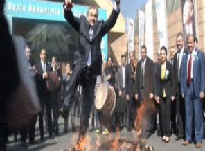 Eroğlu ateşin üzerinden atladı