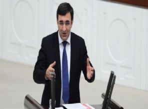 'Başkanlık sistemi siyasi istikrar için önemli'