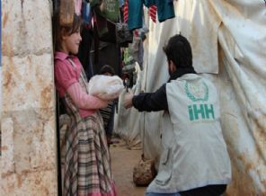 İHH'dan Suriyelilere 4 yılda 400 milyon liralık yardım