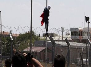 Türk bayrağını indiren kişinin cezası belli oldu