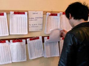 Seçmen listeleri 17:00'da kalkacak