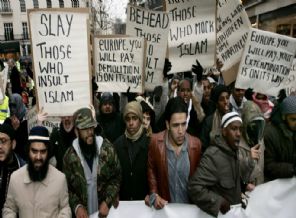 Skandal! 'Müslümanlara domuzsuz yemek laikliğe aykırı'