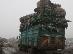 Atık taşıyan araçlar uydudan takip edilecek