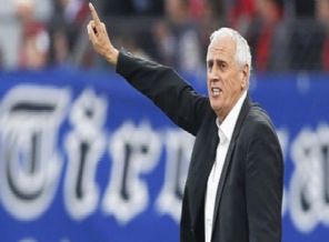 Ermenistan'ın hocası istifa etti