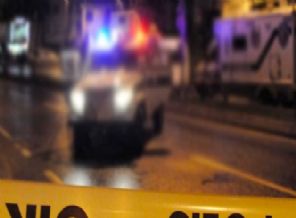 Fatih'de devriye polis aracına ateş açıldı