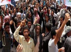 Husi yanlıları operasyonu protesto etti