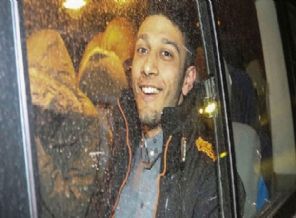 Kaçak İngiliz'in babası siyasetçi çıktı