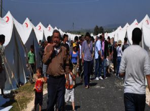 Katliamları görmeyenlerden Türkiye'ye Suriye övgüsü