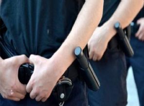 Polisler, trafik kontrolünde adamı bayıltana kadar dövdü!