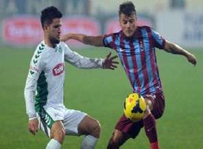 Konyasporlu futbolcu hastaneye kaldırıldı!