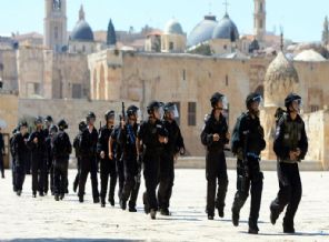 Yahudi yerleşimcilerden Mescid-i Aksa'ya baskın!
