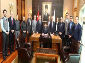 AK Parti listesini YSK'ya teslim etti