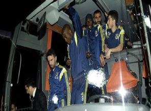 Fenerbahçe otobüsüne saldıran 2 zanlı yakalandı