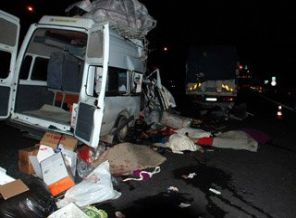 Katliam gibi kaza: 6 ölü 11 yaralı