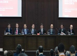 Bakanlıklar birleştiriliyor mu?