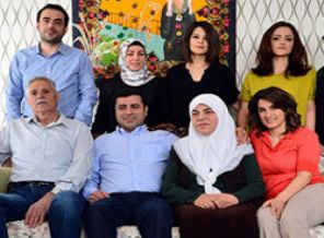 Demirtaş Diyarbakır'daki ailesini ziyaret etti