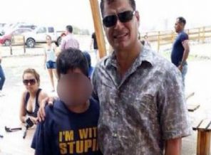 Ekvador lideri bir tişörtün kurbanı oldu