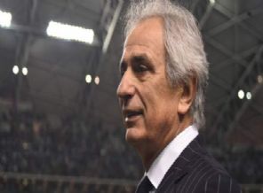 Halilhodzic, Japonya'da sokağa çıkamıyor