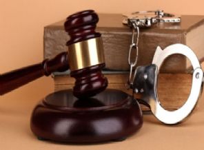 Müslüman kadınla alay eden doktora ceza