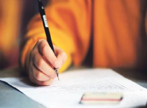 Sınav soruları evlere teslim edilmiş