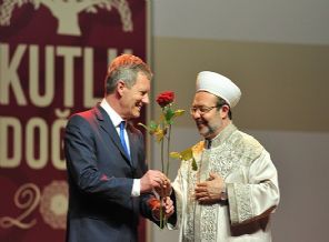 Görmez: Kur'an-ı Kerim, şiddet ve terörü tasvip etmiyor