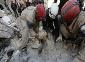 Halep'te pazar yerine bombalı saldırı: 25 ölü