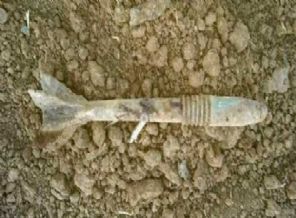 Suriye sınırında patlamamış roket bulundu