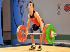 Halterde altına doymuyoruz!