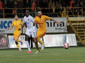 Alanyaspor, lideri çarptı