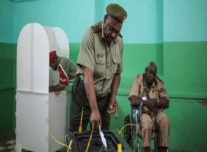 Sudan sandık başında