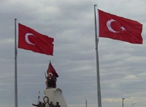 Yıldızsız bayrak tepki çekti