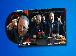 Ekmeleddin İhsanoğlu bozkurt işareti yapayım derken ortaya bu görüntü çıktı!