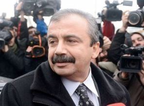 HDP'den Yalçın Akdoğan'a mesaj!