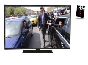 Trafikte Davutoğlu'nun aracından canlı yayın yaptı(Video)