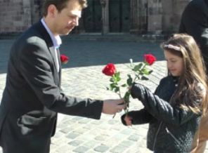 Almanya'da kutlu doğum için 1500 gül