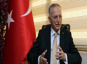 Ekmelettin İhsanoğlu Sisi ile görüştü