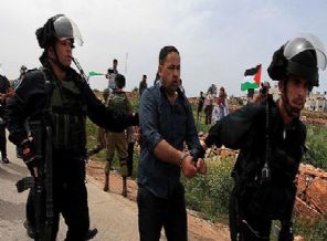 İsrail askerleri 17 Filistinliyi gözaltına aldı