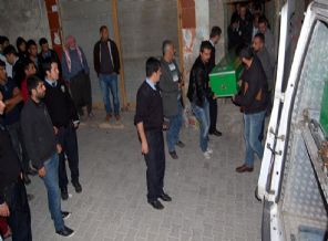 Genç kız, evinde ölü bulundu