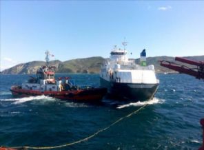 Karaya oturan feribot kurtarıldı