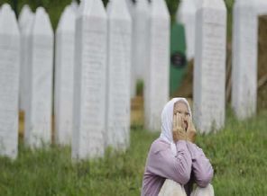 'Srebrenitsa anneleri' Papa'ya tepkili
