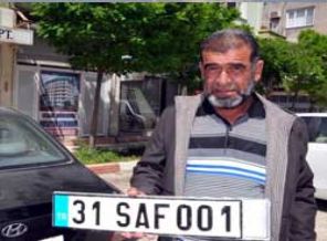 Suriyeliler'e geçici Türk plakası veriliyor